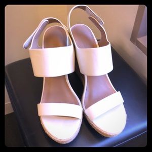 Perfect summer wedge!